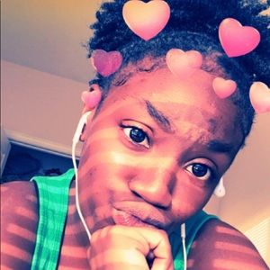 Meet your Posher, Monique